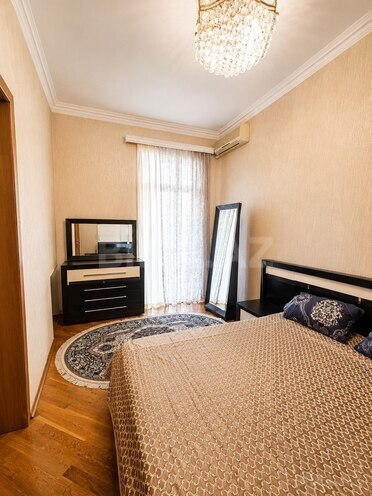 Satılır 2 otaqlı köhnə tikili 78 m², 28 May m., photo 11 from 19