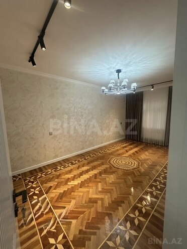 Продаётся 3-комн. вторичка 72 м², м. Ази Асланов, photo 1 from 12