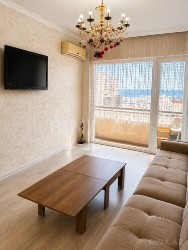 Продаётся 2-комн. вторичка 60 м², м. Ази Асланов, photo 3 from 13
