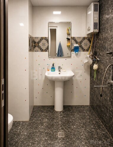 Продаётся 2-комн. вторичка 60 м², м. Ази Асланов, photo 8 from 13