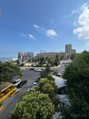 Продаётся 2-комн. вторичка 60 м², м. Ичеришехер, photo 1 from 25