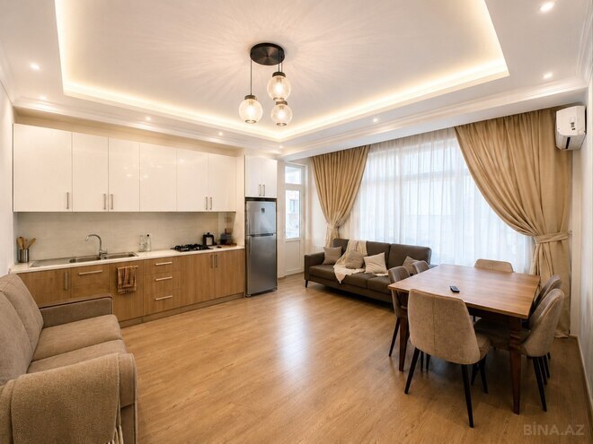 Продаётся 2-комн. новостройка 77 м², м. Кара Караев, photo 1 from 8
