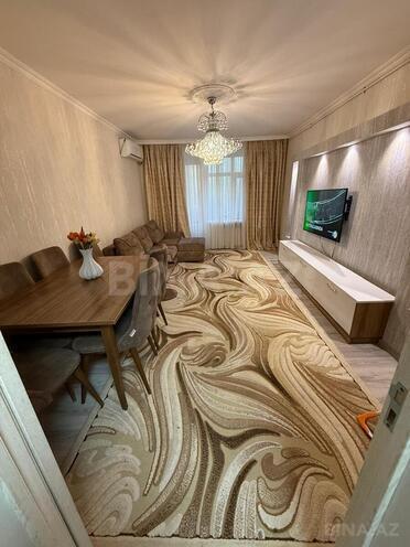 Satılır 3 otaqlı köhnə tikili 85 m², İnşaatçılar m., photo 1 from 30