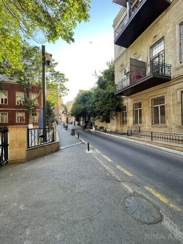 İcarəyə verilir 3 otaqlı köhnə tikili 70 m², İçəri Şəhər m., photo 1 from 17