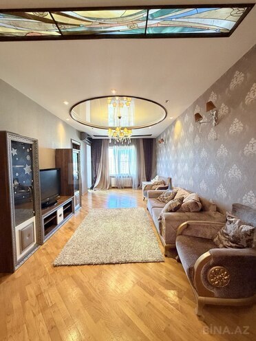 Сдаётся 4-комн. новостройка 155 м², м. Низами, photo 1 from 18