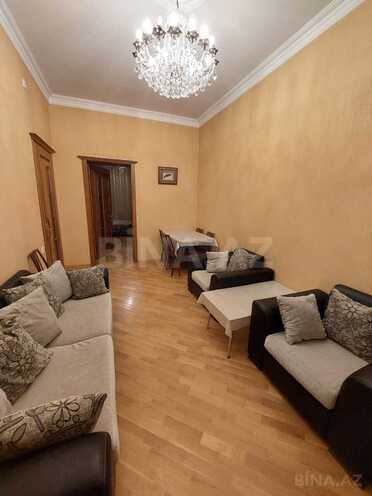 Сдаётся 2-комн. вторичка 70 м², м. Низами, photo 4 from 10
