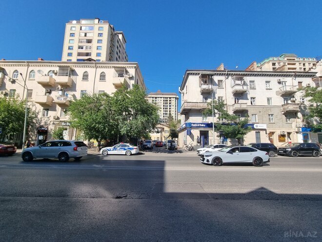 Продаётся 3-комн. вторичка 75 м², м. Нариман Нариманов, photo 1 from 8