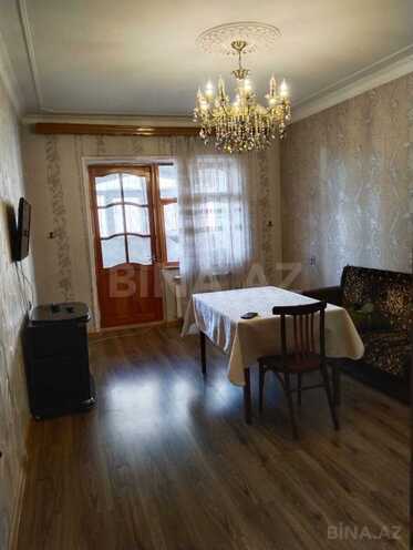 İcarəyə verilir 2 otaqlı köhnə tikili 70 m², İnşaatçılar m., photo 3 from 8