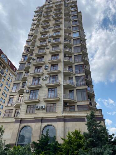 Satılır 5 otaqlı yeni tikili 212 m², 28 May m., photo 1 from 29