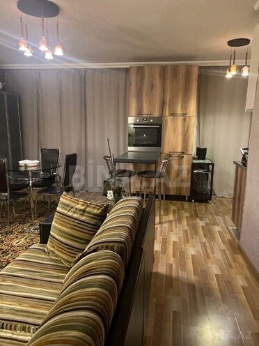Продаётся 3-комн. вторичка 60 м², м. Элмляр Академиясы, photo 3 from 17