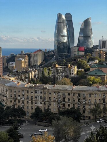 Продаётся 3-комн. вторичка 80 м², м. Ичеришехер, photo 1 from 14