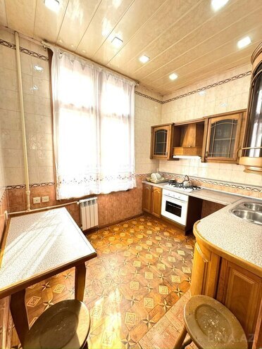 İcarəyə verilir 3 otaqlı köhnə tikili 75 m², 28 May m., photo 8 from 16