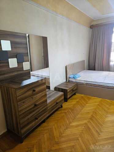Сдаётся 3-комн. вторичка 70 м², м. Иншаатчылар, photo 1 from 12