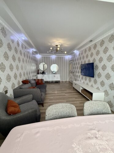 Satılır 2 otaqlı köhnə tikili 60 m², Xalqlar Dostluğu m., photo 1 from 11