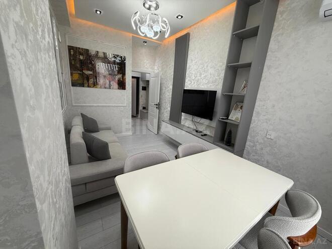 Продаётся 2-комн. новостройка 40 м², м. Кара Караев, photo 1 from 14