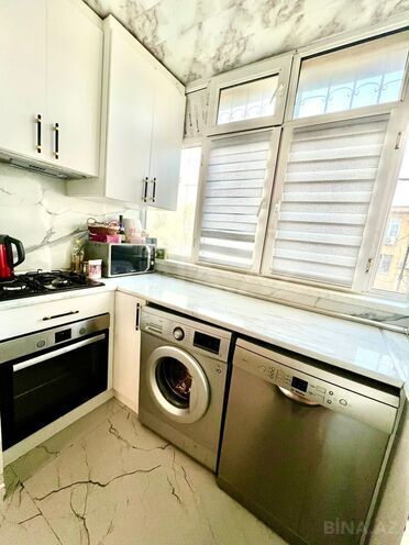 Продаётся 2-комн. вторичка 35 м², м. Кара Караев, photo 15 from 17