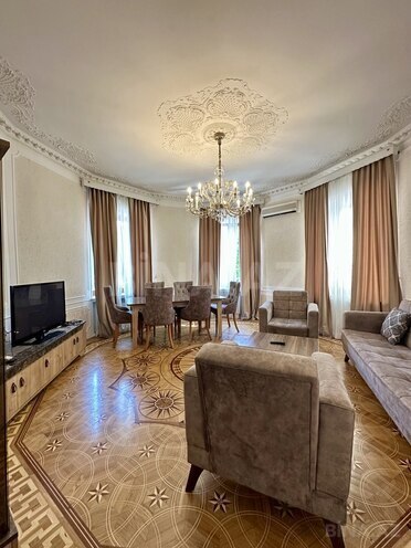 İcarəyə verilir 4 otaqlı köhnə tikili 130 m², Sahil m., photo 4 from 32