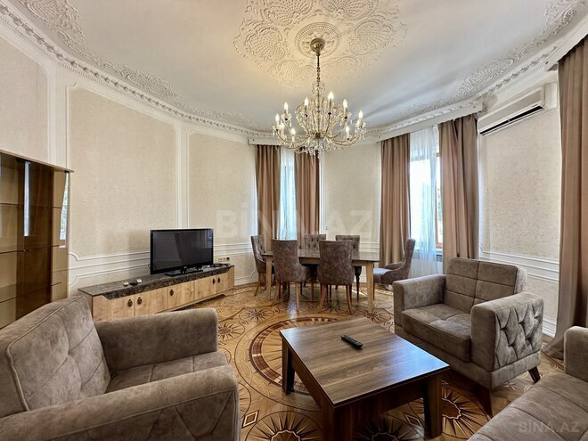 İcarəyə verilir 4 otaqlı köhnə tikili 130 m², Sahil m., photo 5 from 32
