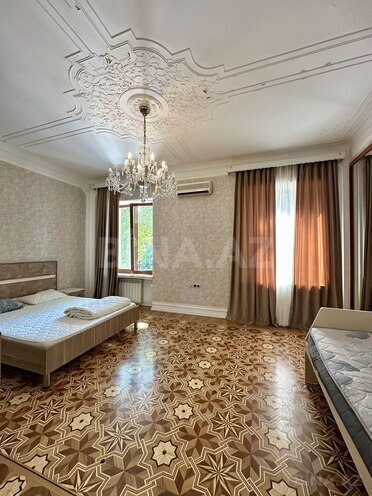 İcarəyə verilir 4 otaqlı köhnə tikili 130 m², Sahil m., photo 8 from 32