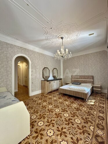 İcarəyə verilir 4 otaqlı köhnə tikili 130 m², Sahil m., photo 9 from 32