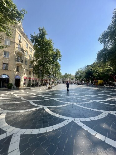 İcarəyə verilir 4 otaqlı köhnə tikili 130 m², Sahil m., photo 1 from 32