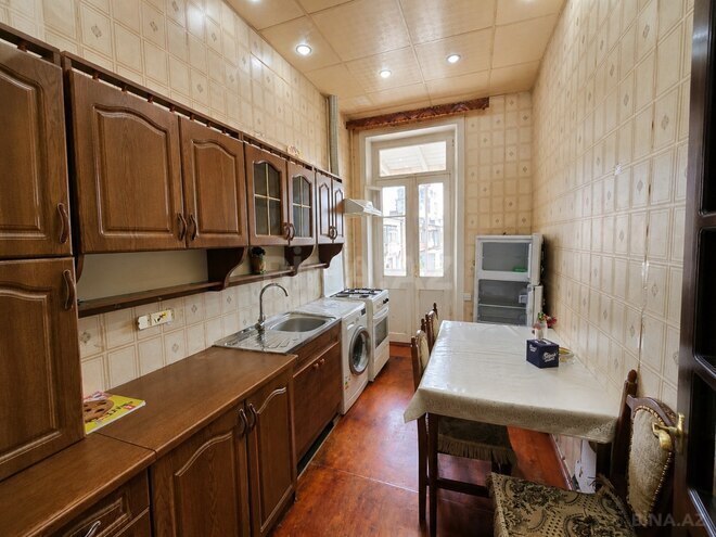 Satılır 2 otaqlı köhnə tikili 65 m², Nizami m., photo 9 from 13