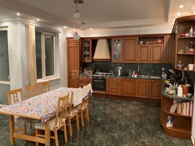 Satılır 7 otaqlı köhnə tikili 470 m², Sahil m., photo 7 from 10