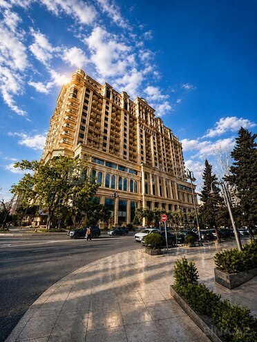 Продаётся 3-комн. новостройка 104.5 м², м. Элмляр Академиясы, photo 1 from 32