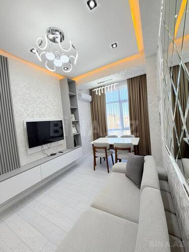 Продаётся 2-комн. новостройка 40 м², м. Кара Караев, photo 1 from 11