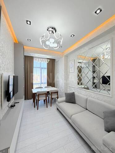 Продаётся 2-комн. новостройка 40 м², м. Кара Караев, photo 3 from 11
