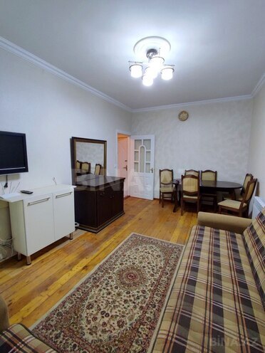 Satılır 2 otaqlı köhnə tikili 38 m², 8 Noyabr m., photo 3 from 19