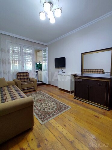 Satılır 2 otaqlı köhnə tikili 38 m², 8 Noyabr m., photo 1 from 19