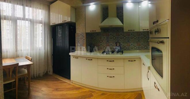 Продаётся 3-комн. вторичка 90 м², м. Нариман Нариманов, photo 1 from 10
