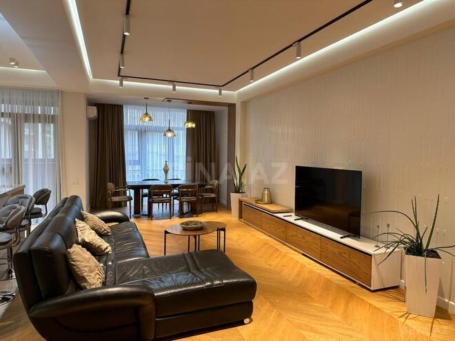 Сдаётся 3-комн. новостройка 170 м², м. Ичеришехер, photo 1 from 20