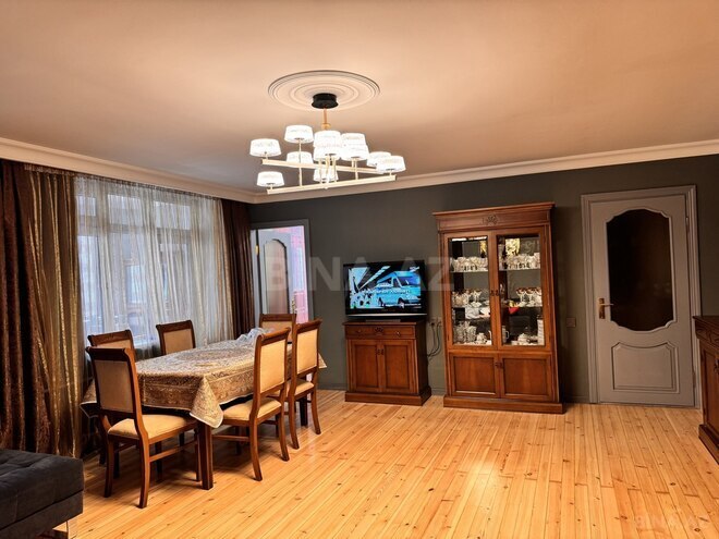 Satılır 3 otaqlı köhnə tikili 99 m², 8-ci mikrorayon q., photo 3 from 13