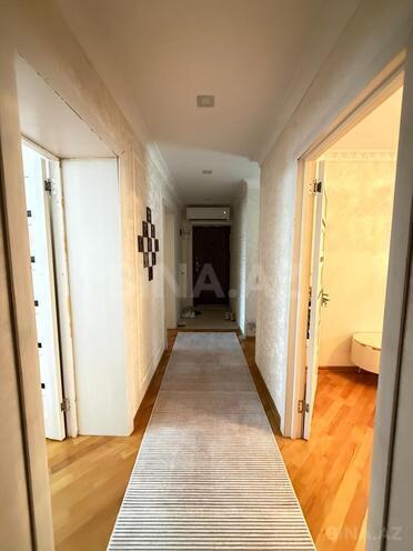 Satılır 3 otaqlı köhnə tikili 80 m², İnşaatçılar m., photo 14 from 23