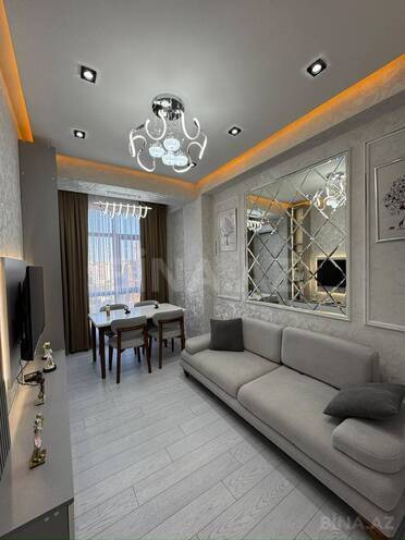 Продаётся 2-комн. новостройка 38 м², м. Кара Караев, photo 1 from 11