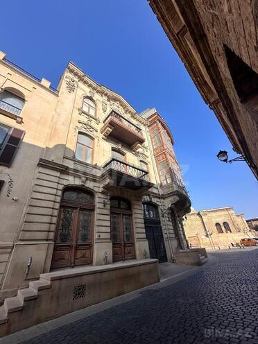 Satılır 5 otaqlı həyət evi/bağ evi 170 m², İçəri Şəhər m., photo 1 from 31