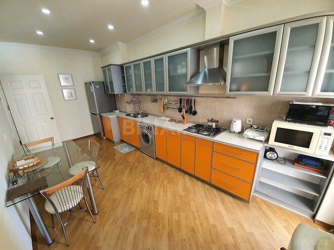 Сдаётся 2-комн. новостройка 95 м², м. Низами, photo 8 from 16