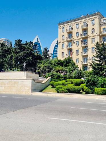 Satılır 2 otaqlı köhnə tikili 57 m², İçəri Şəhər m., photo 1 from 20