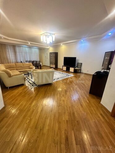 İcarəyə verilir 4 otaqlı yeni tikili 180 m², 28 May m., photo 1 from 14