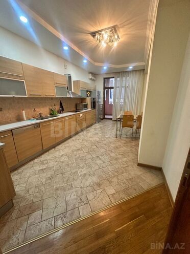 İcarəyə verilir 4 otaqlı yeni tikili 180 m², 28 May m., photo 5 from 14
