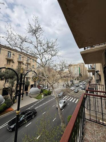 İcarəyə verilir 3 otaqlı köhnə tikili 70 m², 28 May m., photo 24 from 27