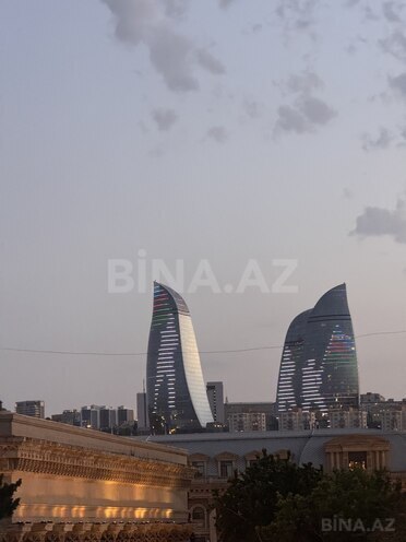 Продаётся 3-комн. вторичка 100 м², м. Элмляр Академиясы, photo 1 from 19