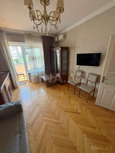 İcarəyə verilir 3 otaqlı köhnə tikili 70 m², Elmlər Akademiyası m., photo 3 from 11