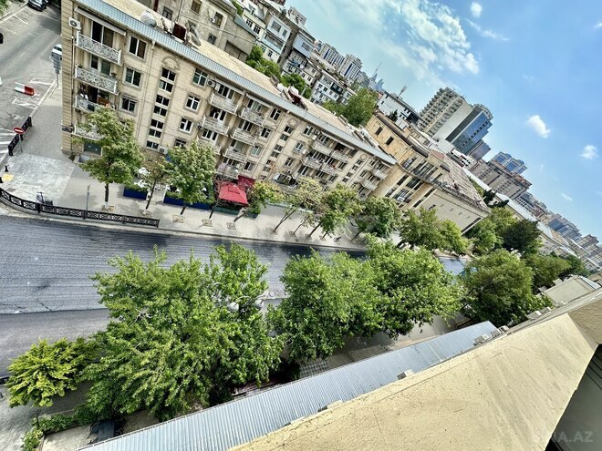İcarəyə verilir 2 otaqlı köhnə tikili 70 m², 28 May m., photo 17 from 24