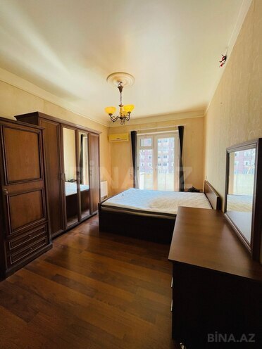 Сдаётся 4-комн. вторичка 11 м², м. Иншаатчылар, photo 10 from 27