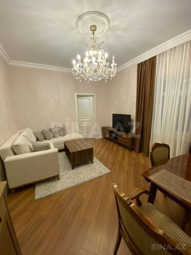 Сдаётся 2-комн. новостройка 70 м², м. Иншаатчылар, photo 1 from 10
