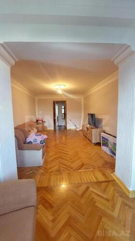 Satılır 3 otaqlı köhnə tikili 75 m², Elmlər Akademiyası m., photo 3 from 10