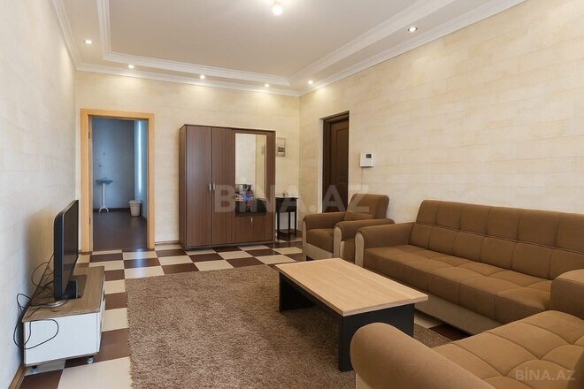 Сдаётся 3-комн. новостройка 110 м², м. 8 ноября, photo 7 from 11